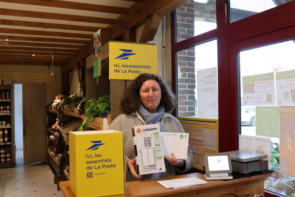 Ferme du Louvier est aussi un relais La Poste depuis le 6 novembre 